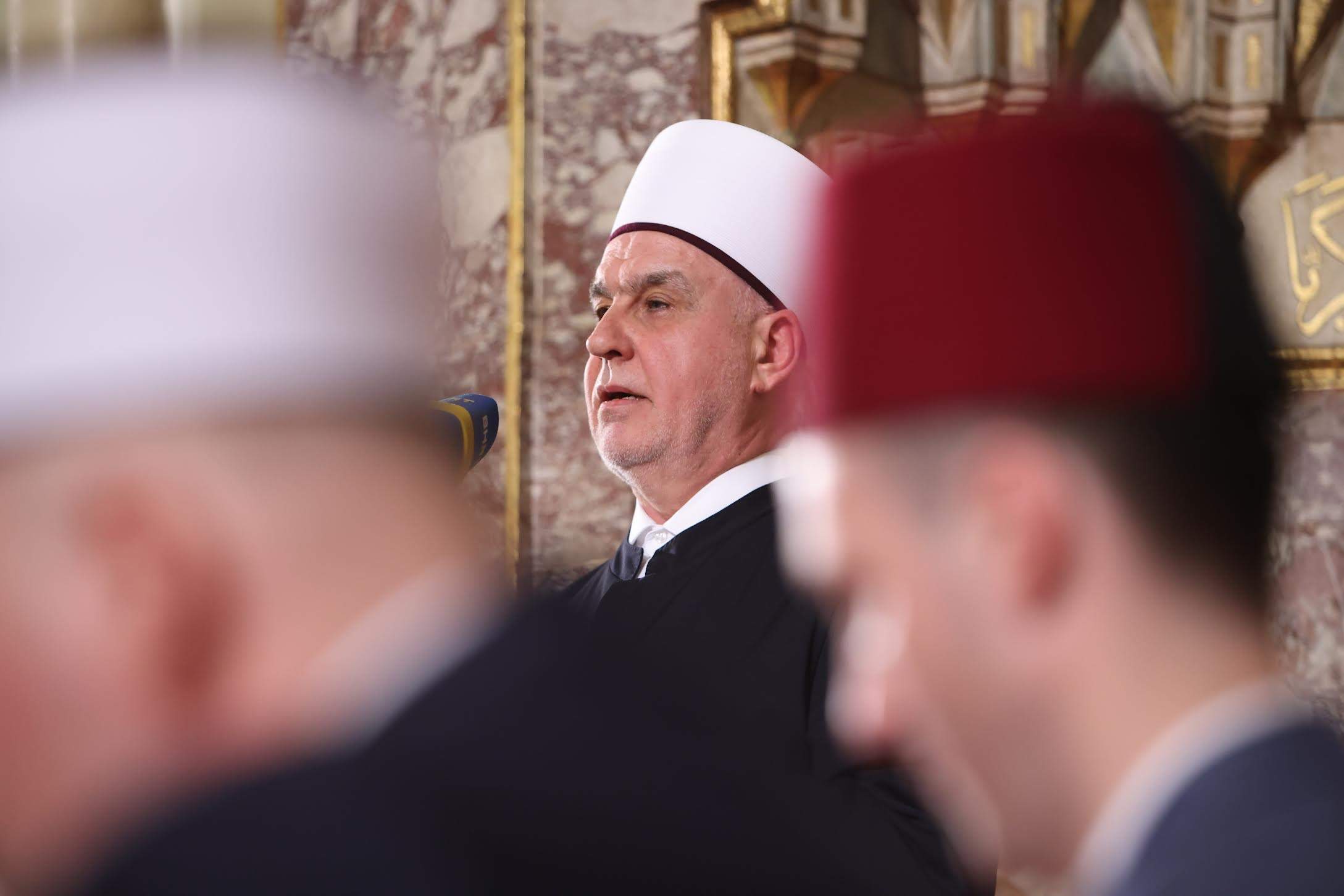 Reisul-ulema: U ovoj blagoslovljenoj noći pozivam da se vratimo Pravom putu